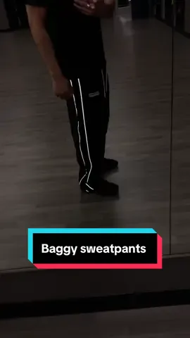 these baggy sweatpants are perfect for the gym!💪 #sweatpants #gym #GymTok #sweatpantsoutfit #gymbro 