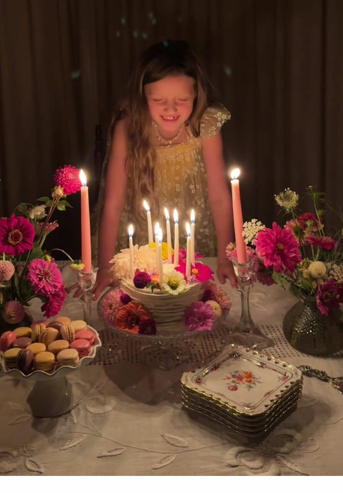 A glimpse into the BEST DAY celebrating my MAGICAL gal 🧚‍♀️✨🌷🌈🦋 #birthdaygirl #birthdaymagic #fancynancy #birthdaymorning #birthday 