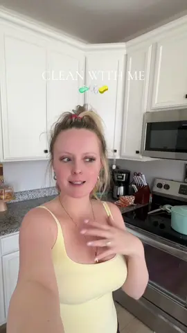 making these makes me also stay motivated to actually finish what I start😅🙈🧹 #cleanwithme #motherhood #cleaningtiktok #kitchenorganization #minivlog 