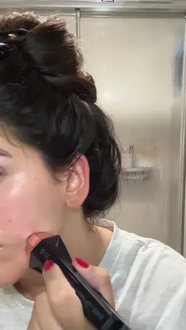 Cómo incorporar la radiofrecuencia en tu rutina de noche con tripollar stop vx2 de @SKINVITY código de descuento SONINDA ¿Qué os parece?  Productos utilizados aquí:  Bálsamo limpiador de @ondobeauty36.5  Limpiador de caléndula de @Kiehl's Since 1851  aparato limpiador de @Geske Beauty Tech  Contorno de ojos en serum de ondo beauty @MiiN Korean Cosmetics (código soninda10)  Ácido hialuronico puro de @elizaveccaoficial  Serum @Estée Lauder  Crema en gel de @Meisani   #rutinafacialdenoche #rutinafacial #nightskincareroutine #skincaretips #koreanskincare 