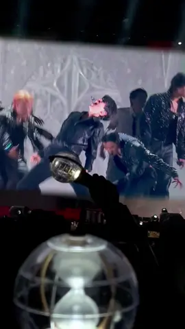 Break The Wall CDMX 🇲🇽🇲🇽 #ateez #inyourfantasytour #ateezconcert #guerrillaateez #ateez_official_ 