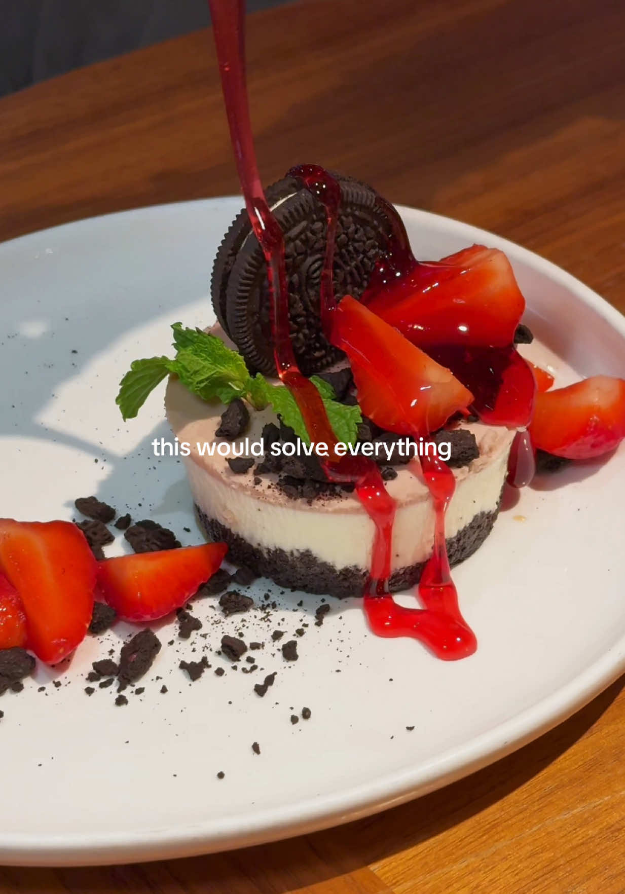 our oreo ruby cake = solves everything🍓✨ #happy #PiccadillyEats #LondonFoodie 