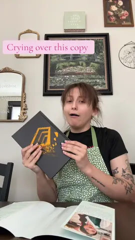 Please the way I was shaking at the beginning 😂 anyways I will be reading Katabasis immediately  @Rebecca F. Kuang @Barnes & Noble #katabasis #rfkuang #readersoftiktok #BookTok #fantasybooks 