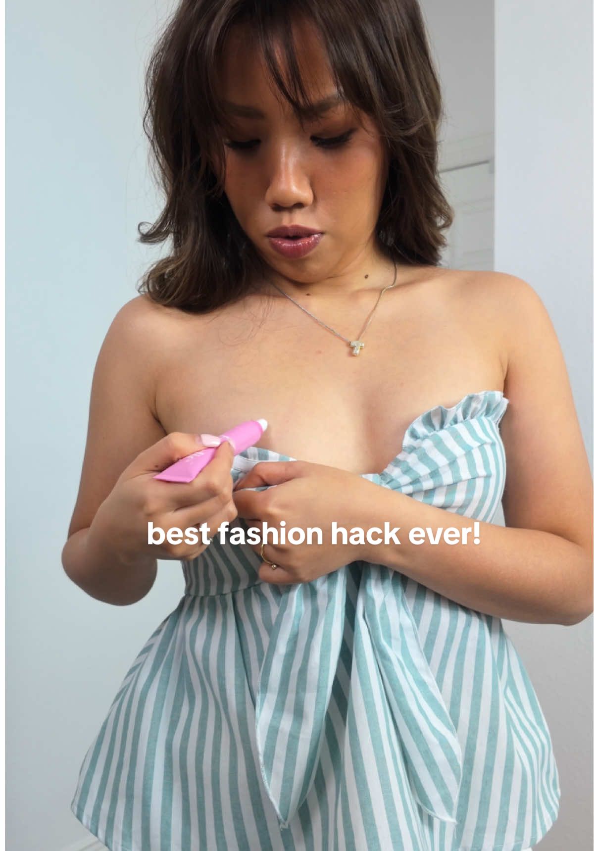The best fashion hack ever! #tiktokmademebuyit #fashionhack #adhesiveglue #tiktokshopcreatorpicks #rushtok 