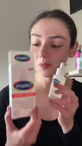 Probando el nuevo serum vitamina C de @Cetaphil Chile ✨ ¿Sabían que sirve para todo tipo de piel? Inclusive para la mía que es grasa, sensible y con tendencia acneica. CORRAN A PROBARLO💥 @Cetaphil @For_Me  #cetaphil #cetaphilchile #serumvitaminac #formechile #pielsensible 