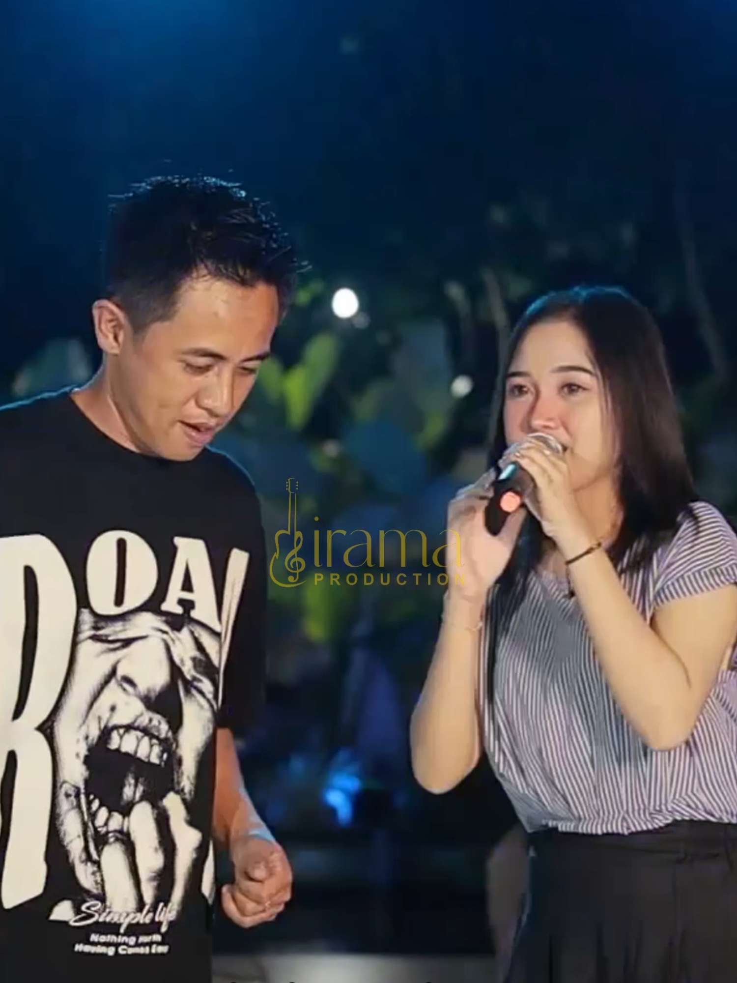 Lagu anyar iki ora mung kanggo sing lagi nandang kangen, nanging uga kanggo sing butuh semangat lan percaya yen saben perpisahan iku wis ana gantiné. Tresna sing ora kelakon ora ateges pungkasan. Iki wektu kanggo mujudaké kekuatan anyar.  DENGARKAN SEKARANG DAN BAGIKAN KE TEMANMU! #langitgantole #ember #chelsyareta #revansaindonesia #lagujawaterbaru2025