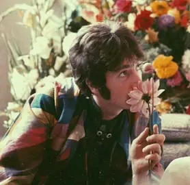 make peace not war #johnlennon #peace #stopwar 