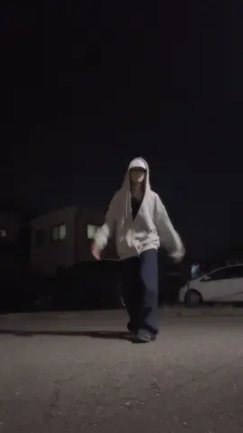 最近よく流れてくるから初心者なりに頑張った！#多系統男子 #dance#fyp #初心者だから許して #05 