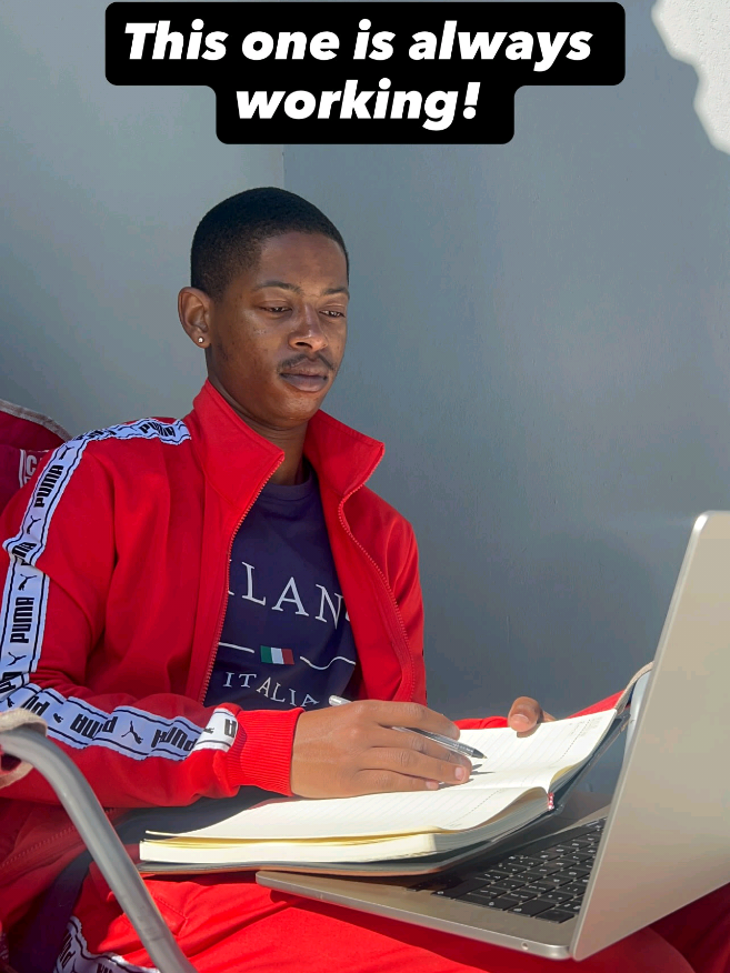 When you realize a few lines on the chart can actually make you money 📈😂 Today's fit  #OOTD #fashion  #tiktok #tiktoksouthafrica #TraderLife #DayInTheLife #EntrepreneurLife #fyp   