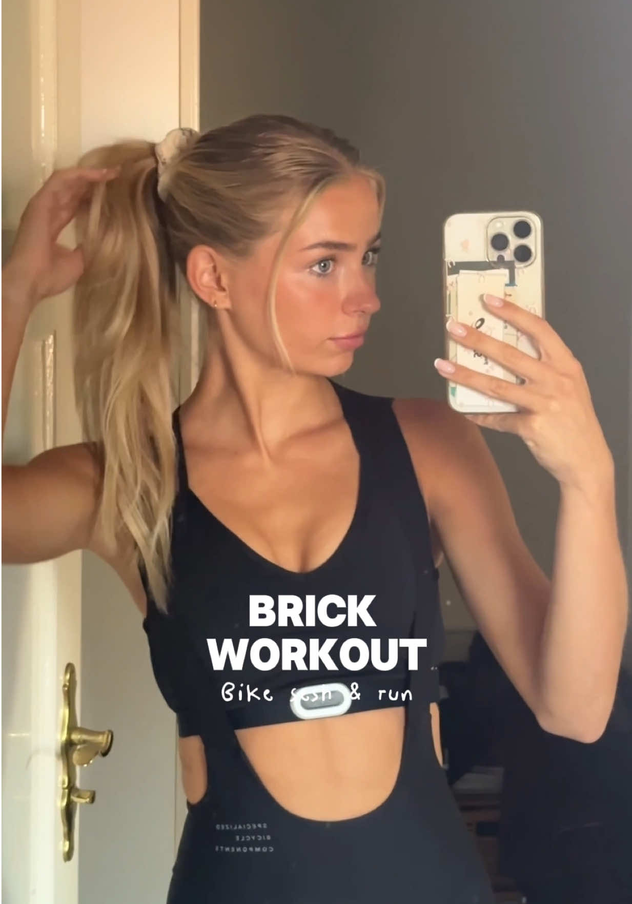 Brick workout! 🧱 I’ve been traveling a lot this summer, but it feels amazing to be back in a solid routine again. My motivation is sky-high and triathlon training has never been more fun. especially with my new bike AAH! I’ve been adding more brick workouts too, slowly getting used to that classic post-ride spaghetti legs feeling🏃🏼‍♀️🚴🏼‍♀️ #cycling #triathlon #Running