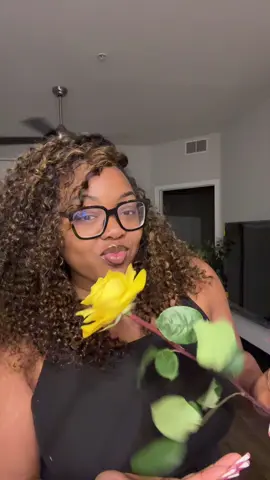 Old to me, new to you! Wig STILL tea!!! @ISEEHAIR #fyp #iseehairbeauty #iseeweargowig #protectivestyles #protectivehairstyles #fyppppppppppppppppppppppp #iseehalfwig #curlyhair 