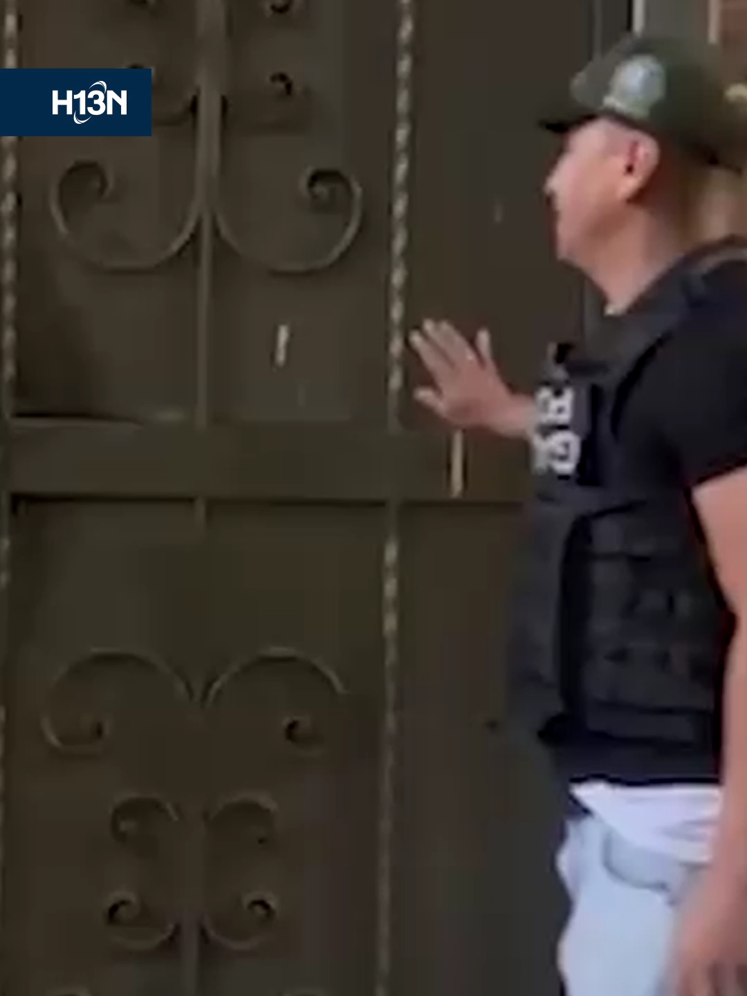La Alcaldía de Medellín, la Policía Nacional a través del GAULA Metropolitano y en articulación con la Fiscalía General de la Nación, lograron desmantelar una organización internacional que usaba trading para estafar y secuestrar. Durante el operativo fue rescatada una persona que había sido secuestrada y torturada.  #NoticiasMedellín #Medellín #NoticiasAntioquia #NoticiasColombia #Noticias #NoticiasPaís #Noticiasenespañol #News #Hora13Noticias #h13n
