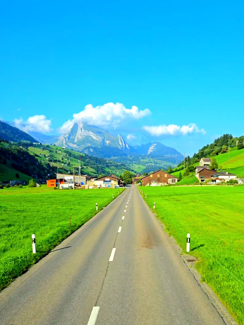 #switzerland 🇨🇭📍🏡🚘⛰️#switzerlandnature #fyp #foryou #swissalps 