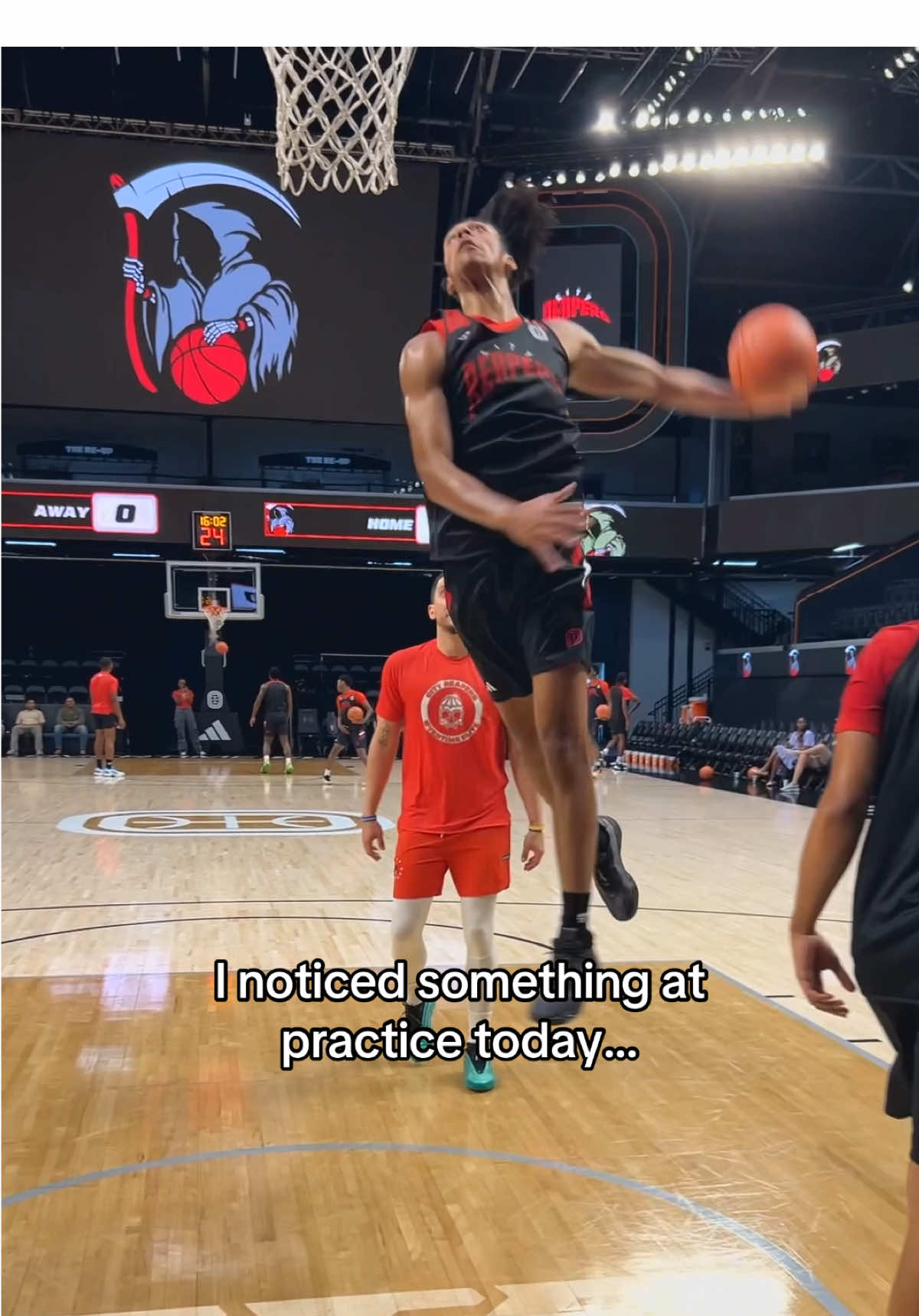 Can’t stop thinking about him on a fast break 😳 @King sanders #ote #hoops 