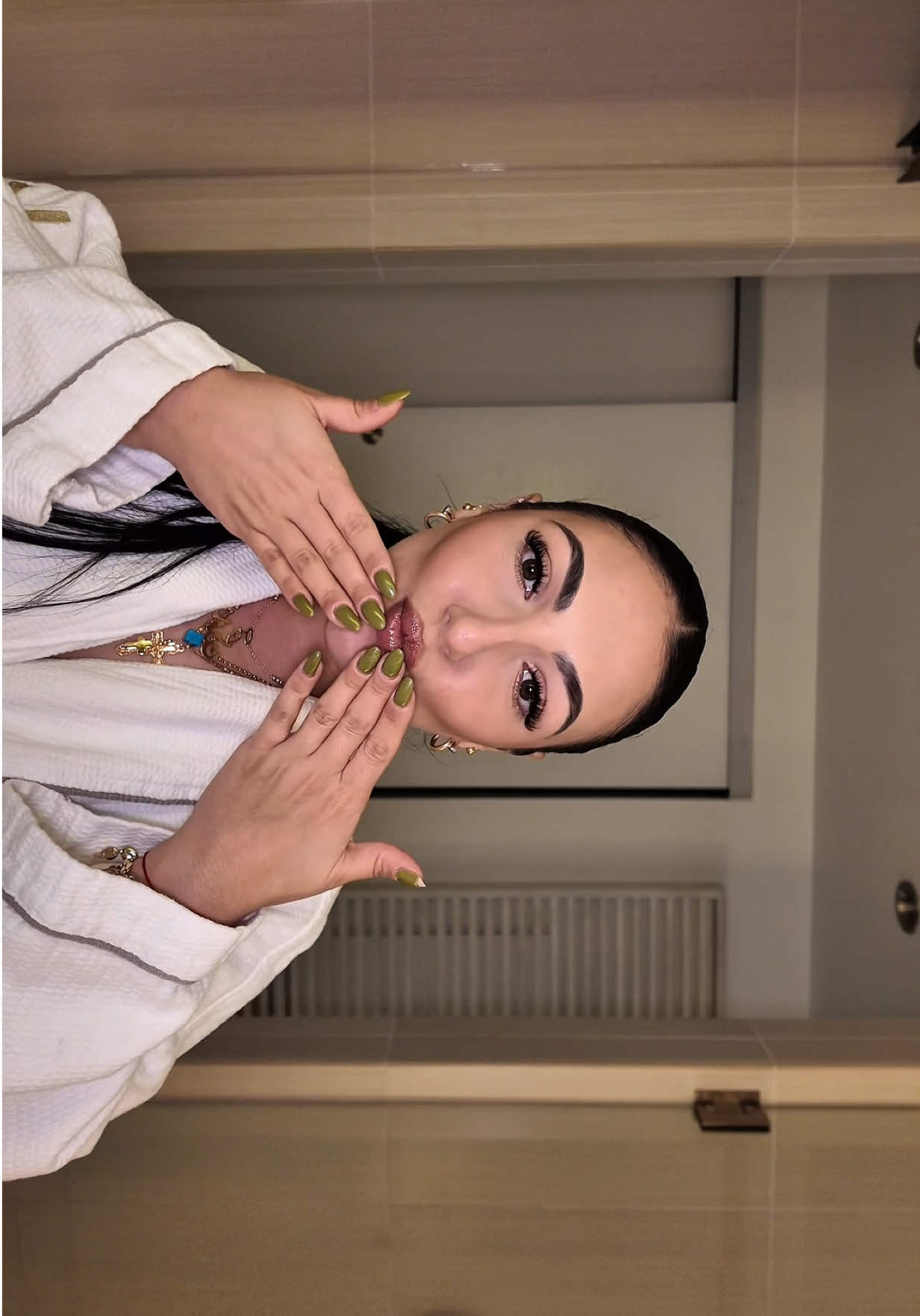 Been loving playing with makeup lately 💋 Products used:  @rhode skin glazing milk + mist & pocket blush @REFY primer  @Diorbeauty stick foundation  @Patrick Ta Beauty cream contour and powder bronzer duo  @Hourglass Cosmetics concealer  @Huda Beauty setting powder @makeupbymario lip liner @LAWLESS Beauty lip plumper gloss 