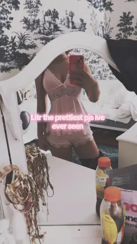 Never wearing a hoodie to bed again 😂 love how you can see my creatine in the background 😂#gossipgirl #fyp #captions #tiktokshop 