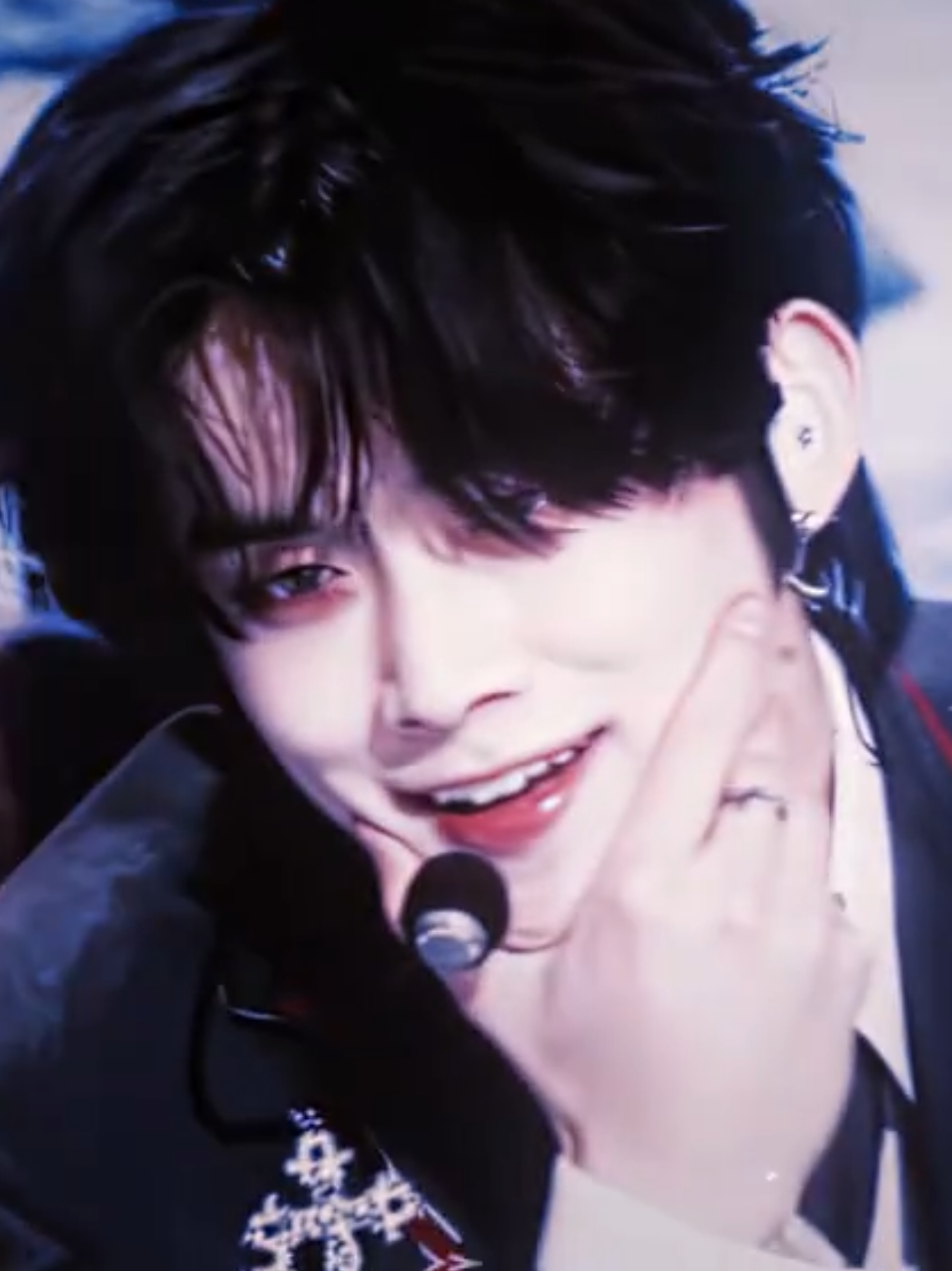 a yeonjun a day keeps the stress away  cc : me #yeonjunedit #yeonjun #txt #tomorrow_x_together #txtedit 