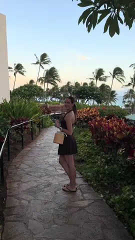 golden hour glam 🤎🥰🌈  #hawaiitiktok #kauai #goldenhour #fitcheck #hawaiioutfit 