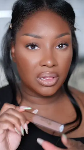 Replying to @K E I K I This is hands down my favorite go-to lip combo! @makeupforever “limitless brown” artist color pencil  @Juvia’s Place “brown sugar” lipgloss  #lipcombo #lipgloss #juviasplace #brownlipliner #blackgirlmakeup 