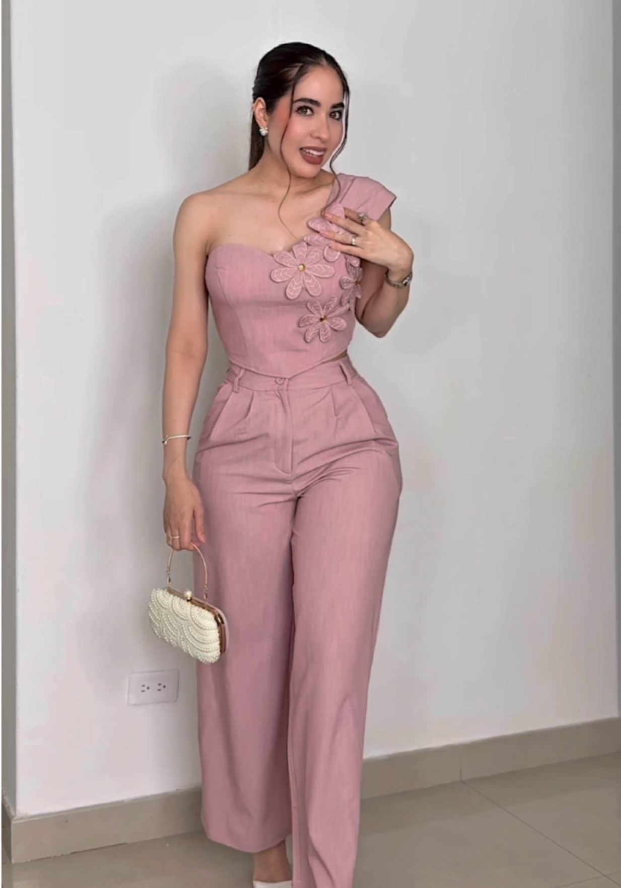 El outfit perfecto 💕 ENVÍOS A TODO EL MUNDO🌎 ✨Precios, tallas y compra directa 24/7  en página web: https://cielitostore.com y dudas más específicas al WhatsApp +52 6675850751