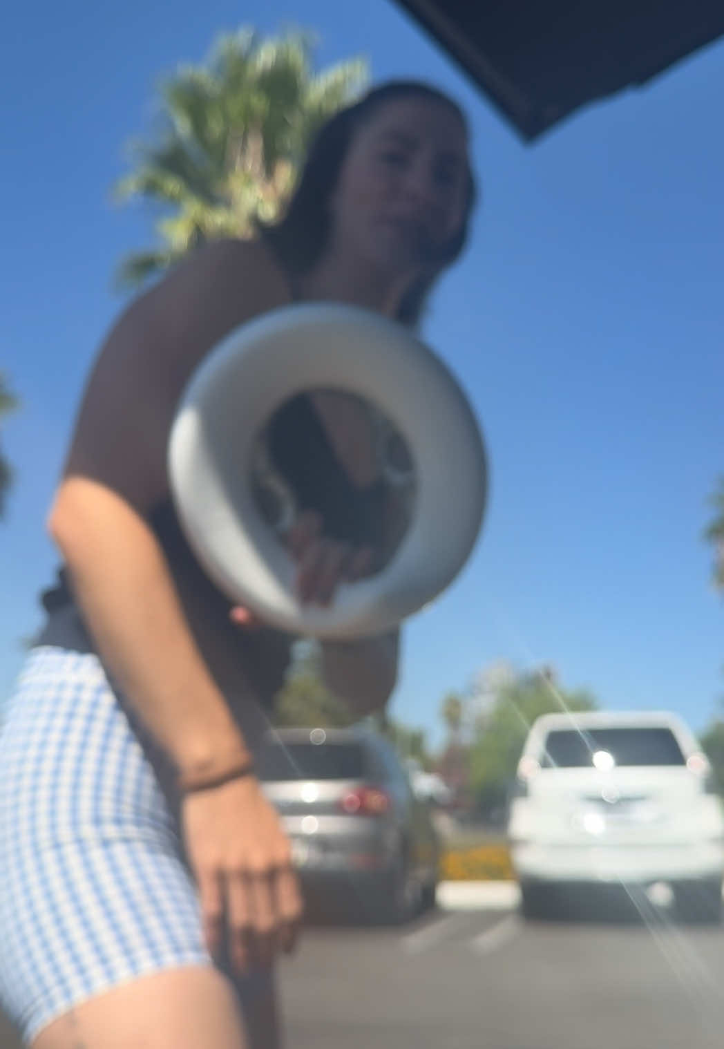 do we wanna see the jeans I got?! and @modernbreadandbagel is tooooo die for omg!!! not the toilet falling 🤣🤣 #minivlog #momvlog #morninginmylife #shopping #motherhood 