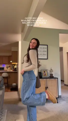 little ootd for a lunch out🤍 this is your sign to make those friends as a milspouse because even though it’s hard, it’s worth it!! #OOTD #outfitinspo #militaryspouse #milso #relatable 