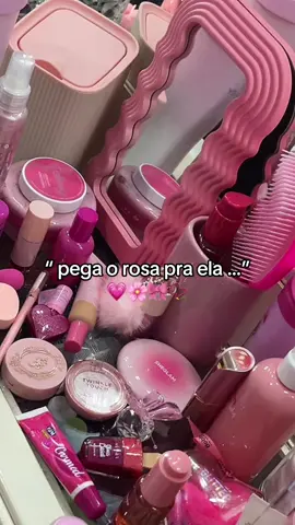 i love, i love ✨🌸🎀🩷 #daily #rosa #penteadeiracamarim #maquiagem 