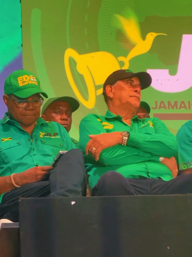 💚💚💚 It was high energy and great vibes in Sam Sharpe Square on Sunday night for our second mass meeting.✅️✅️✅️ 📗 We also launched our manifesto that provides the map forward and how we plan to further improve the lives of all Jamaican citizens. On election day, CHOOSE JAMAICA🇯🇲  CHOOSE THE JAMAICA LABOUR PARTY👌💚 CHOOSE HOMER DAVIS✌️✅️ #workingMP #stjamessouthern #mphomerdavis #andrewholness #thirdtermloading 