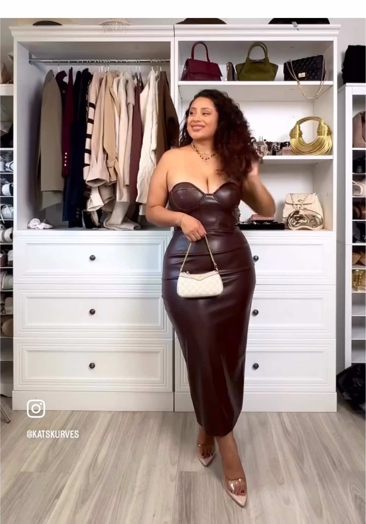 @FashionNovaCURVE fall date night outfit idea🍁 #curvystyleoutfits #prefallcollection #falloutfits #curvyblogger 