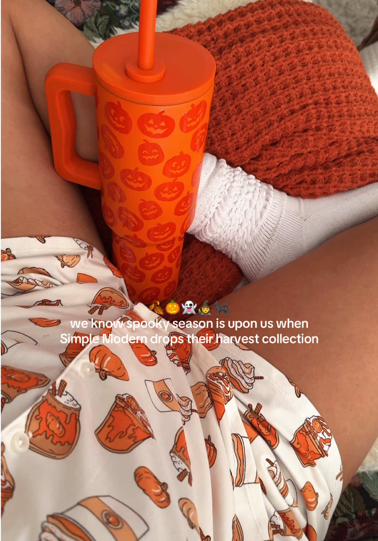 They’re finally back! 🎃🙌🏼🤎✨ #SimpleModern #SpookySeason #FallAesthetic #EmotionalSupportWaterBottle  #creatorsearchinsights @Simple Modern  