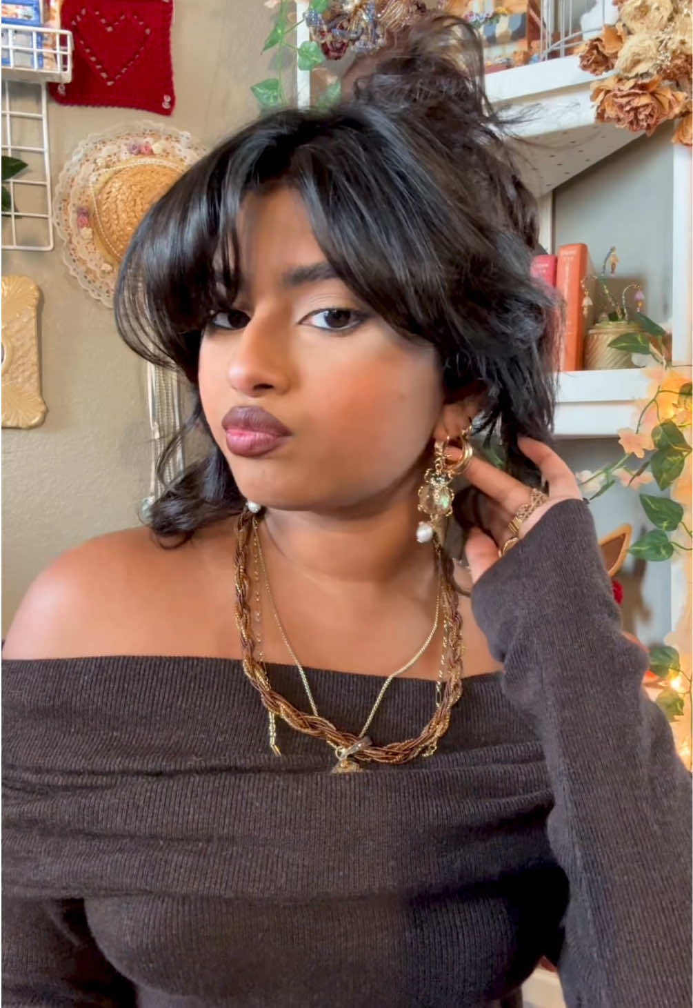 love this stack sm esp the earrings they are so adorable <3 #jewelrystack #jewelryinspo #accessorize #goldjewelry 