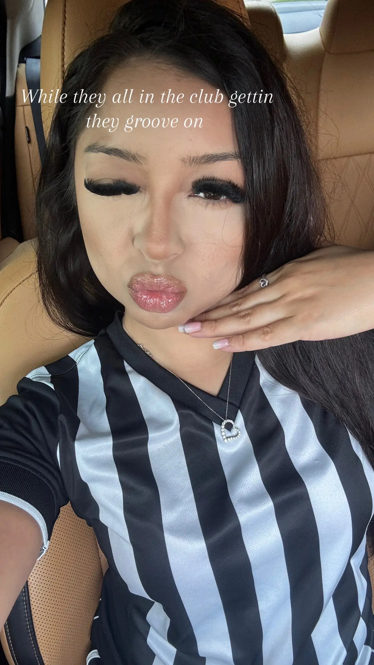 Dm @ Glamxgoldi on Instagram to book ✨💕🦈 #dallaslashtech #dfwlashes #grandprairielashtech 