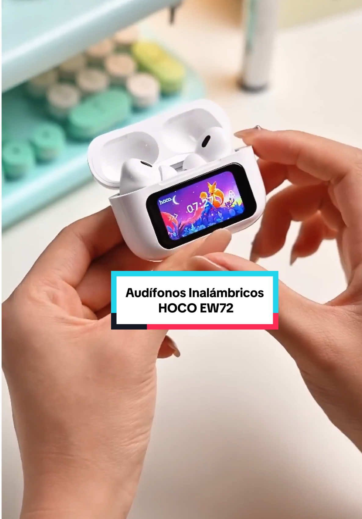 🎧✨ ¡Lleva tu música al siguiente nivel con los nuevos HOCO EW72! No son solo audífonos… ¡son una experiencia inteligente! 🧠🔊 🔋 28 horas de batería total para que no pares 🎶 📞 Micrófono integrado y llamadas claras 🌐 Bluetooth 5.4 para conexión rápida y estable 🔇 Cancelación Activa de Ruido (ANC) para aislarte del mundo 🖲️ Control táctil deslizante y panel de control para música y llamadas 🖥️ Pantalla LED inteligente que muestra la hora ⏰ 🔋⚡ Carga inalámbrica MagSafe para mayor comodidad 🕐 ¡Se cargan en solo 1 hora y te acompañan todo el día! Tenemos más modelos disponibles!!🤩 ✅Todos los Productos Marca HOCO tienen garantia de 1 año directamente con la tienda 😎 📩Escríbenos al WhatsApp 📲 76614136 📲62012993 📲78191769 🚛Hacemos envíos a Domicilio y a Nivel Nacional 🇧🇴 📦 📍SUCURSAL 1 🏫Centro Comercial Ciudad Indana 🔰Local 42 - Planta Baja 📅Lunes a Sábado  ⏰ 09:00 AM - 19:00 PM 📅Domingos  ⏰ 10:00 AM - 18:00 PM 📍SUCURSAL 2  🏫Megacentro Comercial Avenida Brasil 🔰 Local B 316 - Planta Baja 📅 Lunes a Sábado ⏰14:00 PM - 20:00 PM 📅 Domingos  ⏰10:00 AM - 16:00 PM 🚗AMPLIO PARQUEO🚙 #h#hocow#wiwua#acefasto#originalg#garantia       