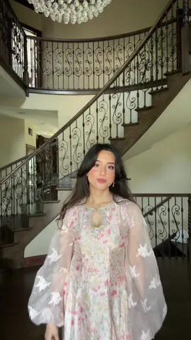 🌸💕🌷#pakistani #desiwedding #desitiktok #pakistanifashion #pakistaniwedding #ootdfashion 