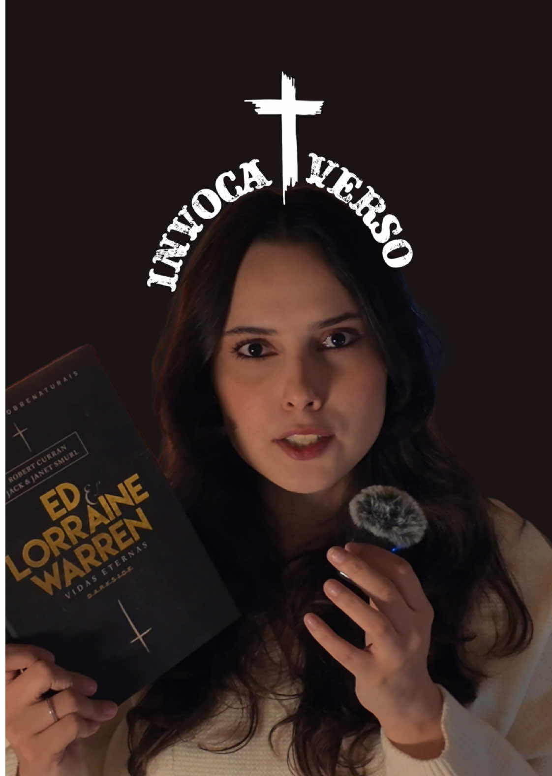 A cronologia do Invocaverso não é tão simples quanto parece… Você sabe a ordem certa para assistir Invocação do Mal, Annabelle e A Freira?  Vem comigo desvendar a linha do tempo da franquia e descobrir onde cada filme se encaixa! 📽️ Qual desses é o MAIS assustador pra você? #invocacaodomal #invocaverso #edelorrainewarren #horrormovie 