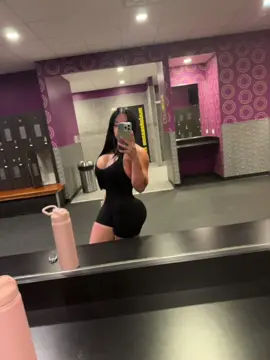 #viraltiktok #latina #gym #suerte🍀 #pelinegra🖤 #❤️ 