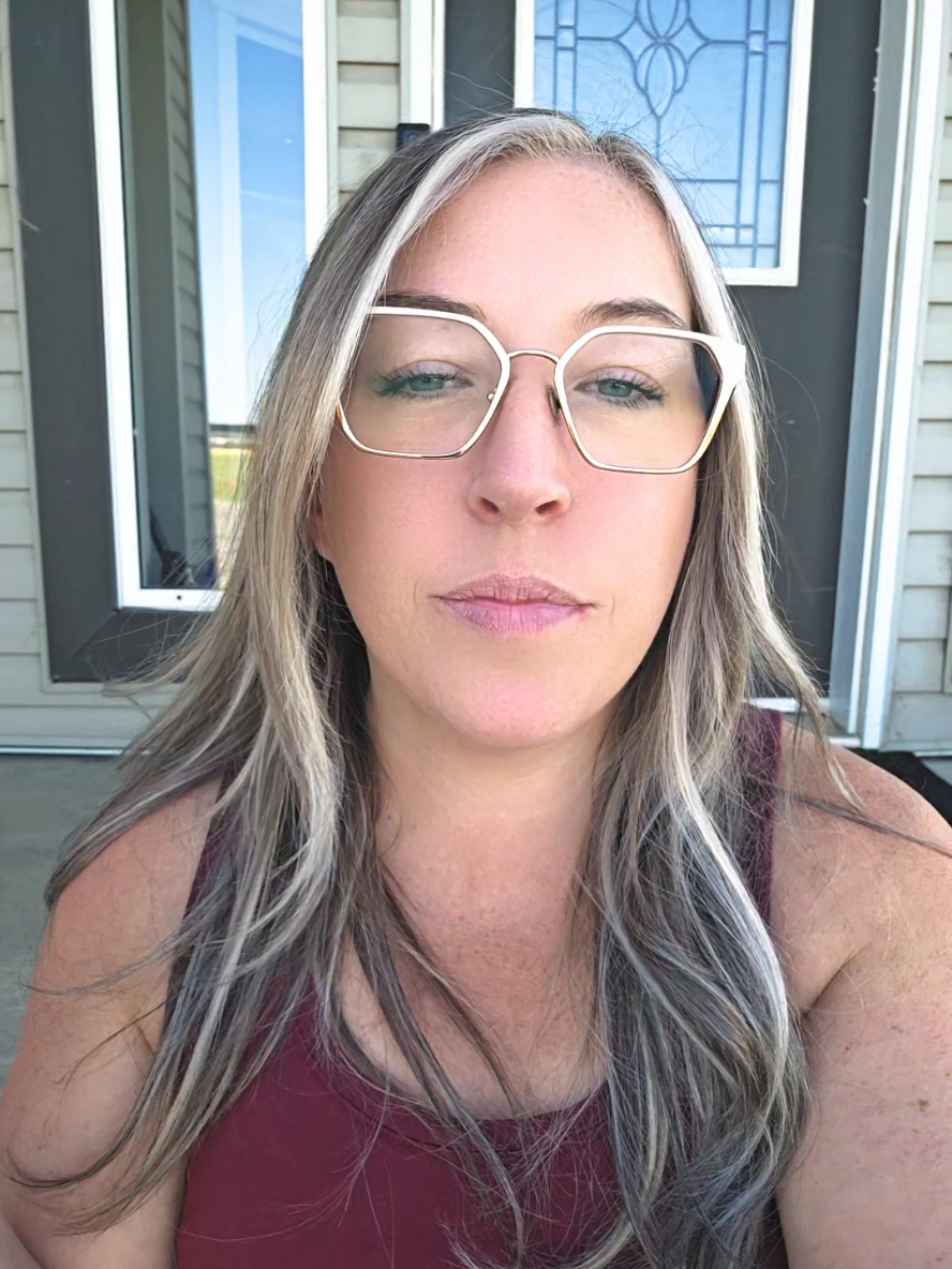 Hair refresh day! 🤍 #freshhair #goingdark #feelgood #fyp #fallscoming 