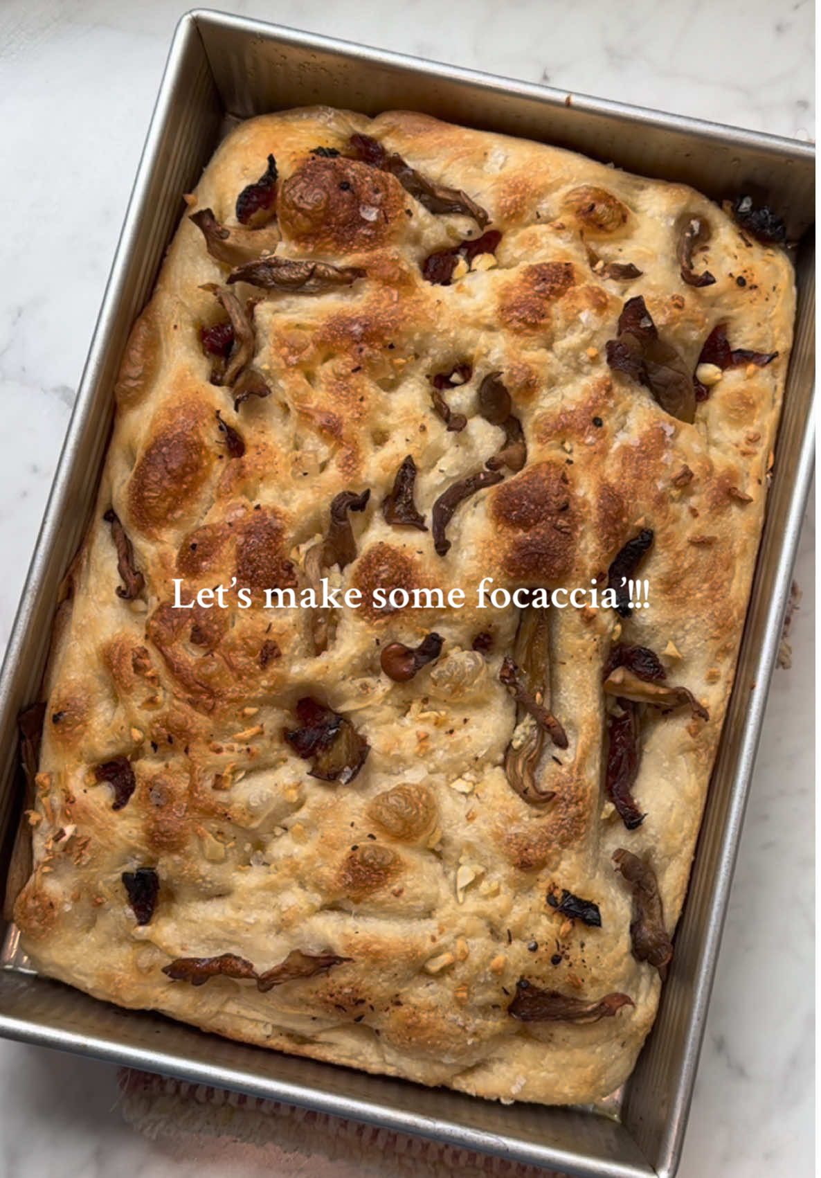 Black oyster mushroom focaccia!! #sourdoughbread 