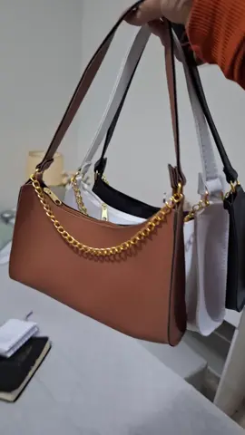 kit 3 bolsas super lindas e estilos as por menos de 35,00 e com frete grátis,  corre meninas esse valor está ótimo  #tiktokshop #bolsabaguete #bolsasfemininas #bolsasestilosas 