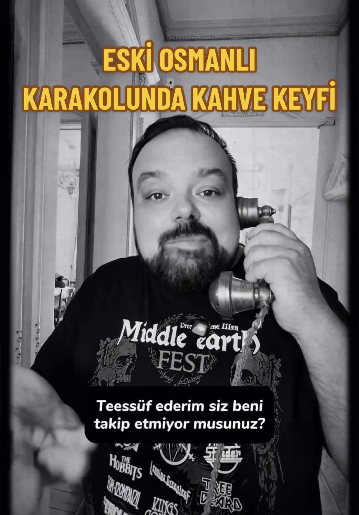200 Yıllık Tarihi Köşkte Bu Fiyat‼️ Reklam İzmir Konak Varyant’da bulunan 200 yıllık bu tarihi köşk Osmanlı Zamanında Karakol olarak kullanılmış şimdi de sahipleri tarafından butik bir cafe olarak işletiliyor. İçeride göreceğiniz her köşe buram buram tarih kokuyor ve çok güzel dekore edilmiş. Kendinizi Eski Yeşilçam Filmlerinin içinde hissedeceğiniz @kucukkosk isimli bu çok farklı Cafe’nin tasarımında neoklasik tarz ön plana çıkarken kahvelerinin ve özellikle de tatlılarının gerçekten çok iyi olduğunu da belirtmek istiyorum. İsterseniz içeride isterseniz avlusunda kahvenizi yudumlarken kılavuz gurmeyi hiç aklınızdan çıkarmamanız için de sizlere çok iyi bir kampanya hazırladık😉  Video yayın tarihi itibari ile 1 ay boyunca sadece Kılavuz Gurme Takipçilerine özel ve benim selamımla giden dostlarımız için hazırladığımız bu kampanyada istediğiniz tatlıyı ve espresso bazlı kahveyi seçiyorsunuz ikisine birden sadece 180 TL ödüyorsunuz. Böyle bir atmosferde bu fiyat nasıl sizce? Ben boşuna beni takip edin demiyorum efendim elbet vardır bir bildiğimiz 😉 Bizleri bu günlere taşıyan siz değerli takipçilerimizi çok seviyoruz❤️ ve her birinize ayrı ayrı teşekkür ediyoruz🙏Ben elimden geldiğince sizlere faydalı kampanyalar yapmaya ve içerikler oluşturmaya devam edeceğim. Beraber büyüdük beraber bu yolda devam edeceğiz. Şimdiden Afiyet Olsun. Sevgiyle kalın 😘   🎥Video Yayın Tarihi 28.08.2025 📍Fatih, 408. Sk. No:65 Konak/İzmir  @Küçük Köşk  #tarihi #köşk #cafe #tatlı #kahve #kilavuzgurme #izmir 
