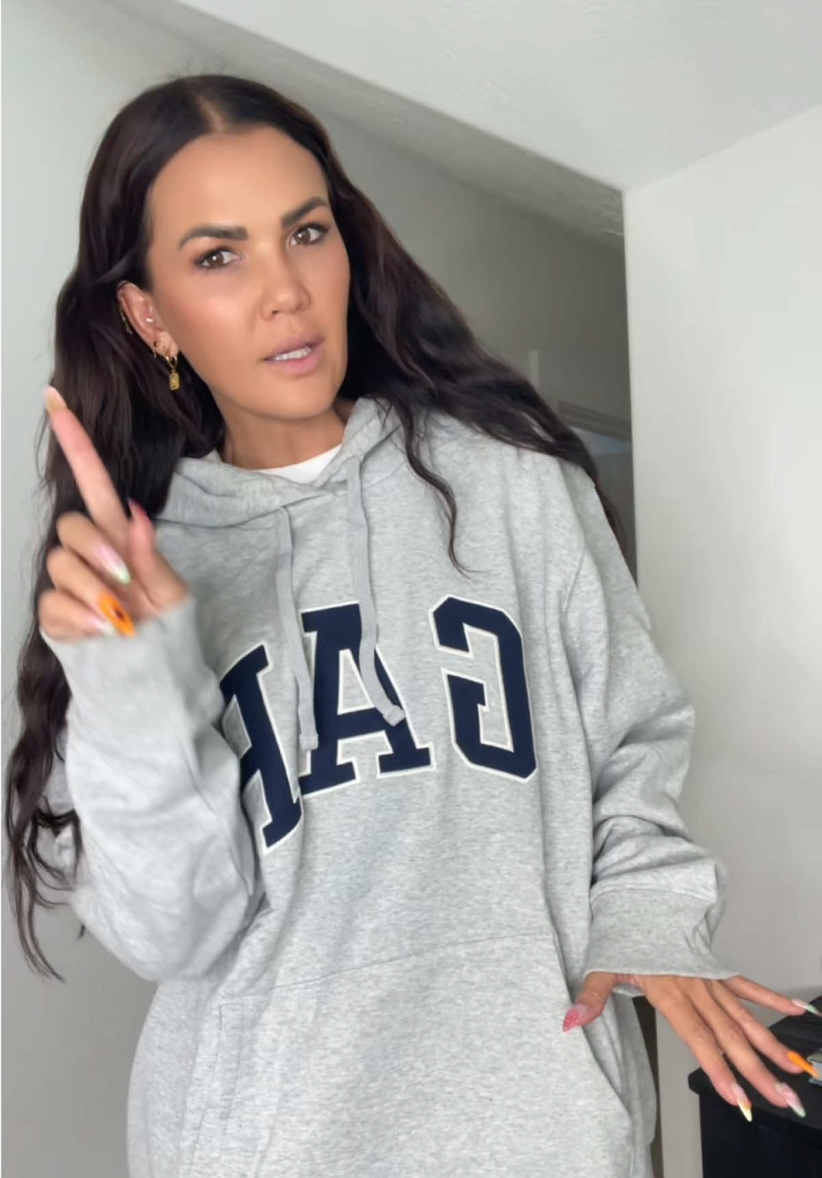 This sweatshirt is pure nostalgia  #gap #oversizedsweatshirt 