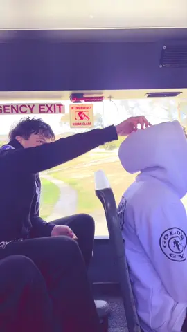 @xavi @beau_m #flirt #hoodieprank #quirk 