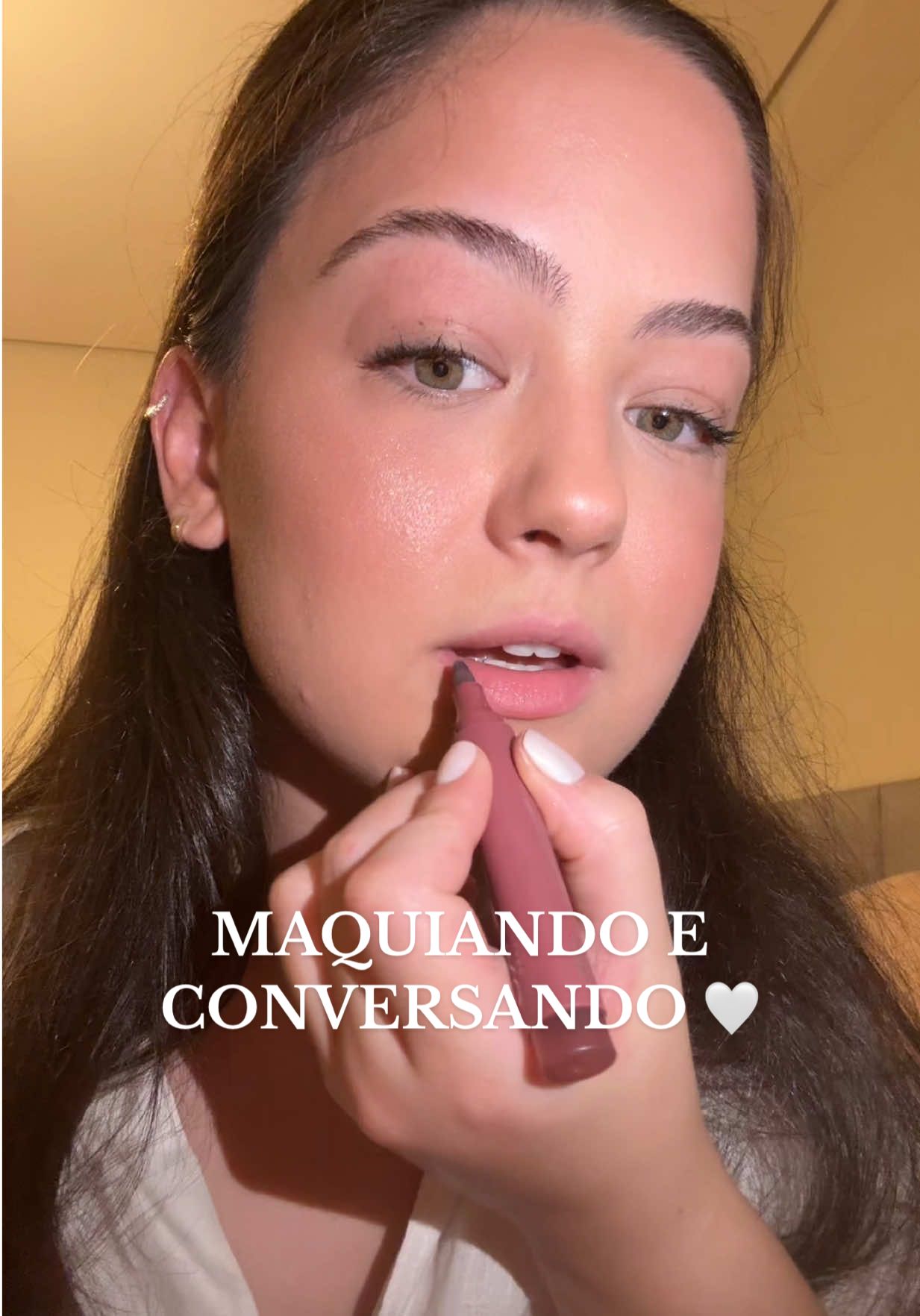 maquiando e conversando 🩷 me falem sobre o que mais vcs gostariam que eu falasse aqui???  #grwm #maquiagem #maquiaefala #fyp #viral 