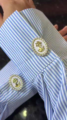 Timeless elegance in one accessory ✨🤩 #brooch #timelessfashion #80sfashion #viralvideo #elegant 