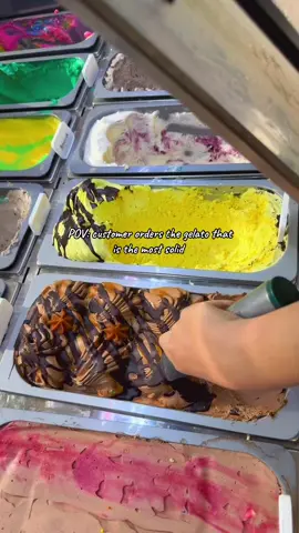 Lily vs. the world’s toughest gelato 🍦💪😂  #GelatoStruggles #ScoopLife #GelatoTime #DessertTok #FoodieTok 