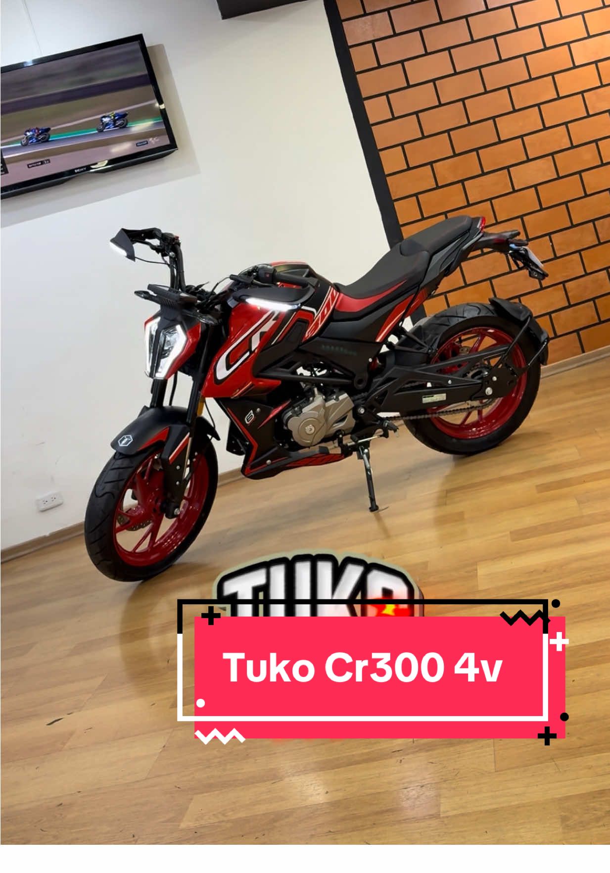 No solo tiene buen motor 😏 también tiene buena pinta 😎 ♦️Tuko Cr300 4v ♦️ 😌Tu #moto tu estilo, buscala en... 🟠#Moto_Place🟠 Más velocidad, más potencia 🔥  📌 Quito-Ecuador @Centro Comercial Espiral Local 65  ☎️ LINK EN LA BIO #MotoNaked300 #motos #motoecuador 