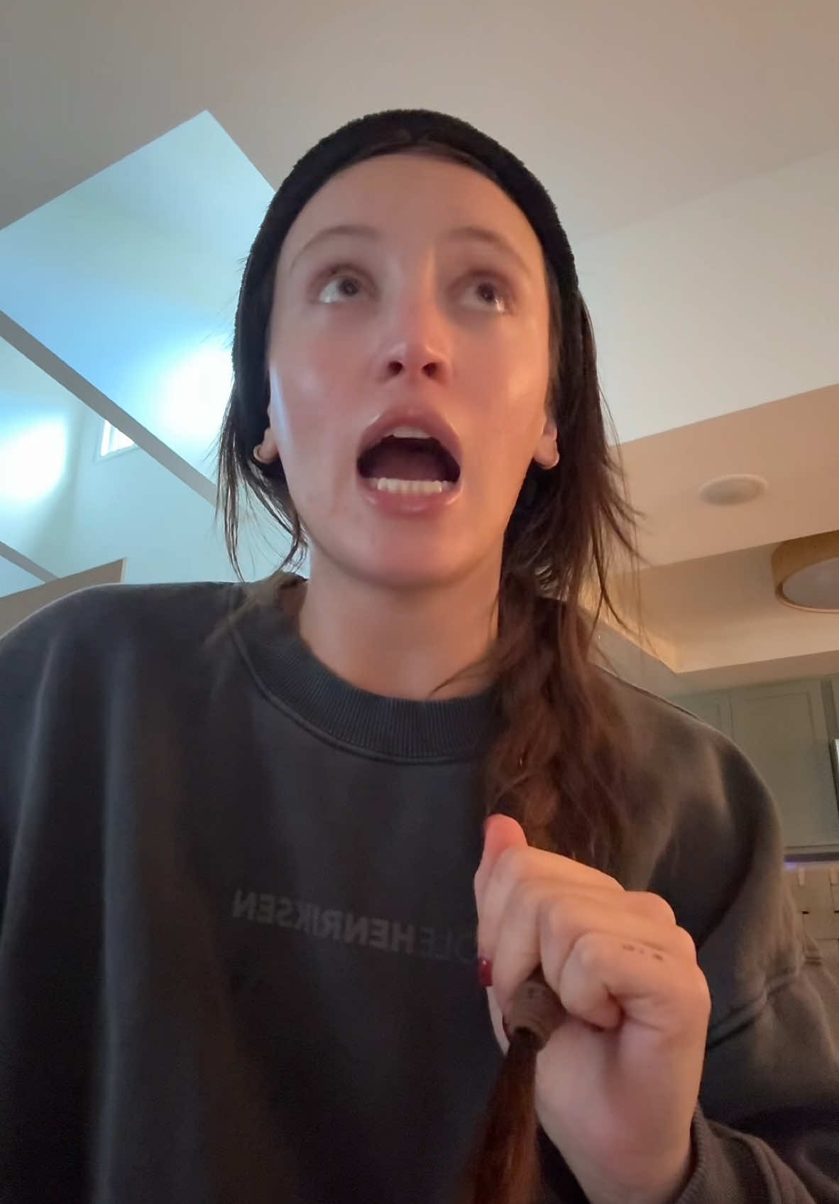 u should be able to know how to use a comma babe