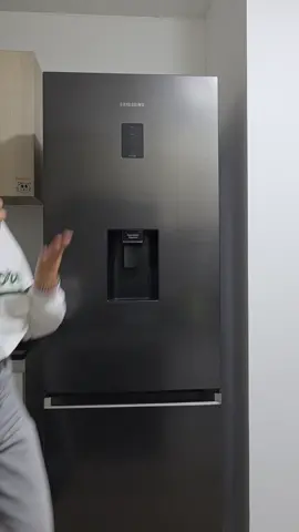 La refrigeradora #Bottom #Freezer es perfecta para ti y aquí te contamos el porqué. 🤩✨💙 #LaCalidadNoSeNegocia #Refrigeradoras #Samsungperu #tips
