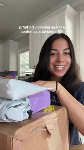 fun little unboxing haul 🤭 thank you @Melinda Maria Jewelry @Bloom Nutrition @torriden @Messy By Alli Webb #unboxing #unboxinghaul #contentcreator #prunboxing #unboxingvideo #unboxings #prpackage #prpackages #melindamariapartner #bloompop 