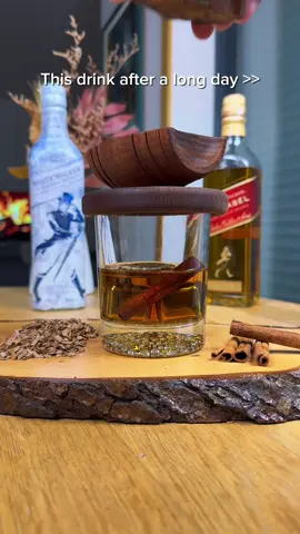 This drink after a long day >>  #cocktails #drinks #whisky #whiskey #oldfashioned 